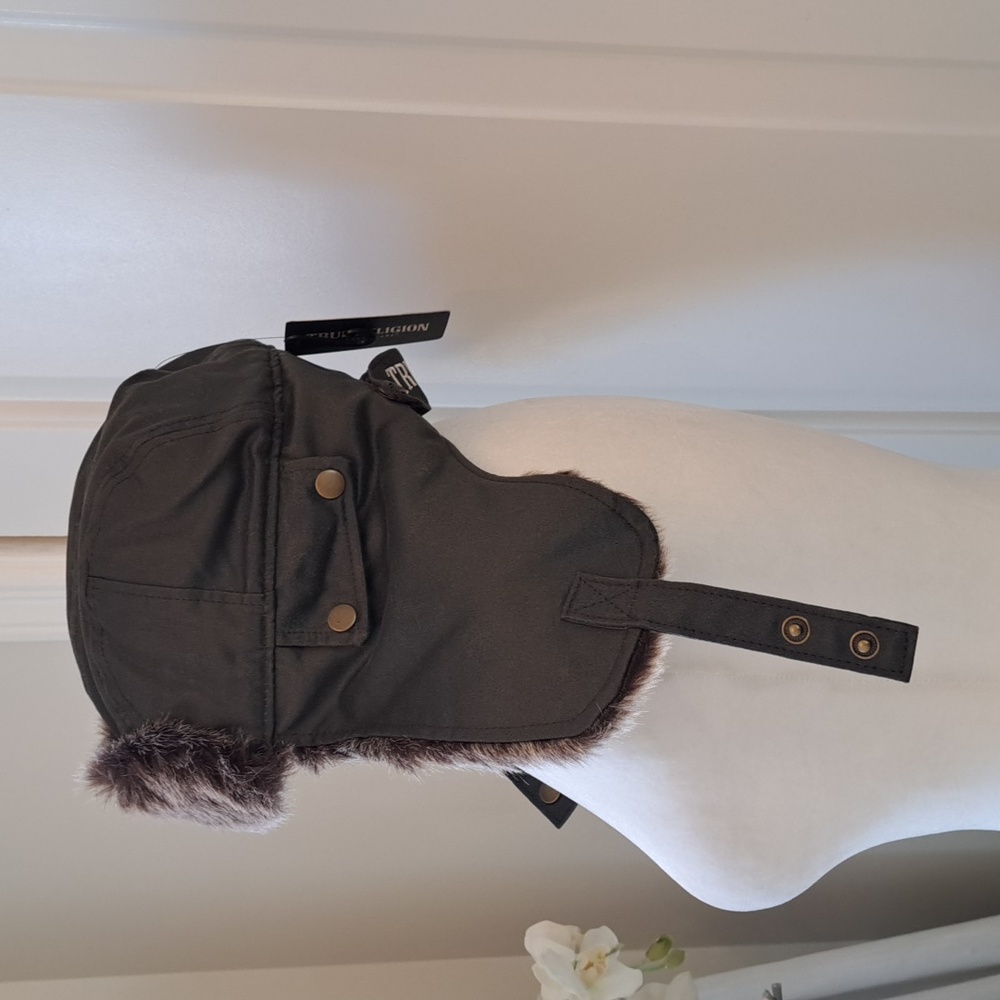 NWT TRUE RELIGION Womens Outdoor Olive Green Trapper Hat Faux Fur Chin Strap - Picture 2 of 8
